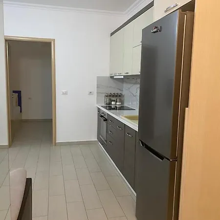 アパート Auri Vlorë