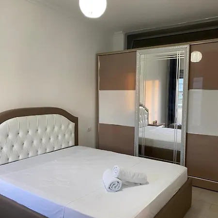 Redona Apartment