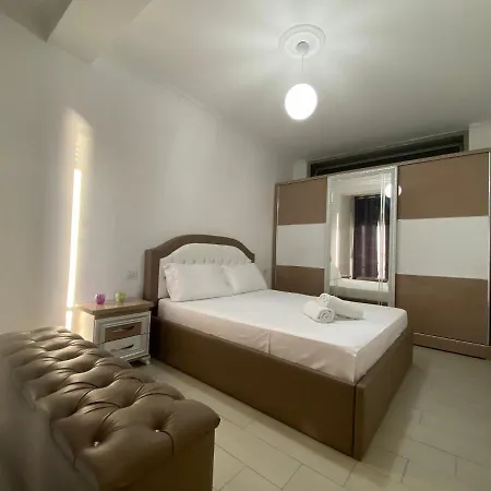 Auri Apartament *