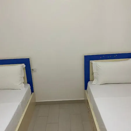 Auri Apartament *